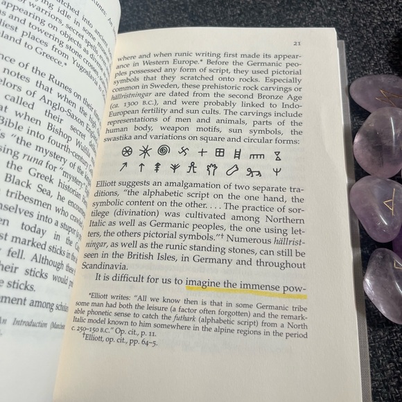 •The Book of Rune & Crystal Runes in Pouch• - Picture 8 of 8